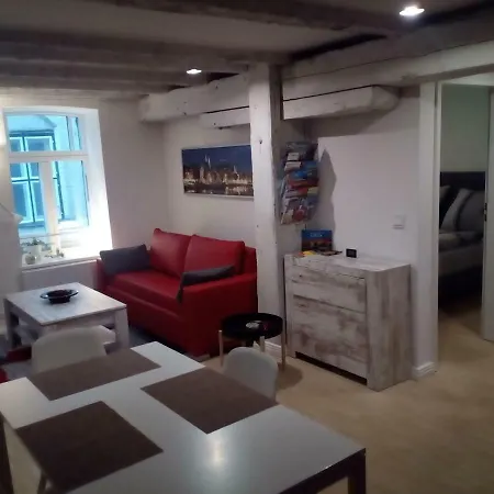 Schones Ambiente In Ferienwohnung Im Historischen Speicher * 吕贝克
